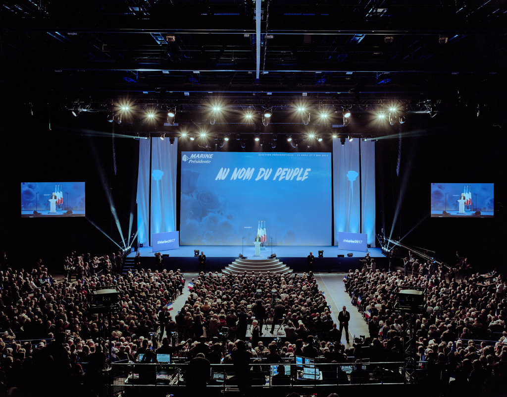 Meeting / Le Pen